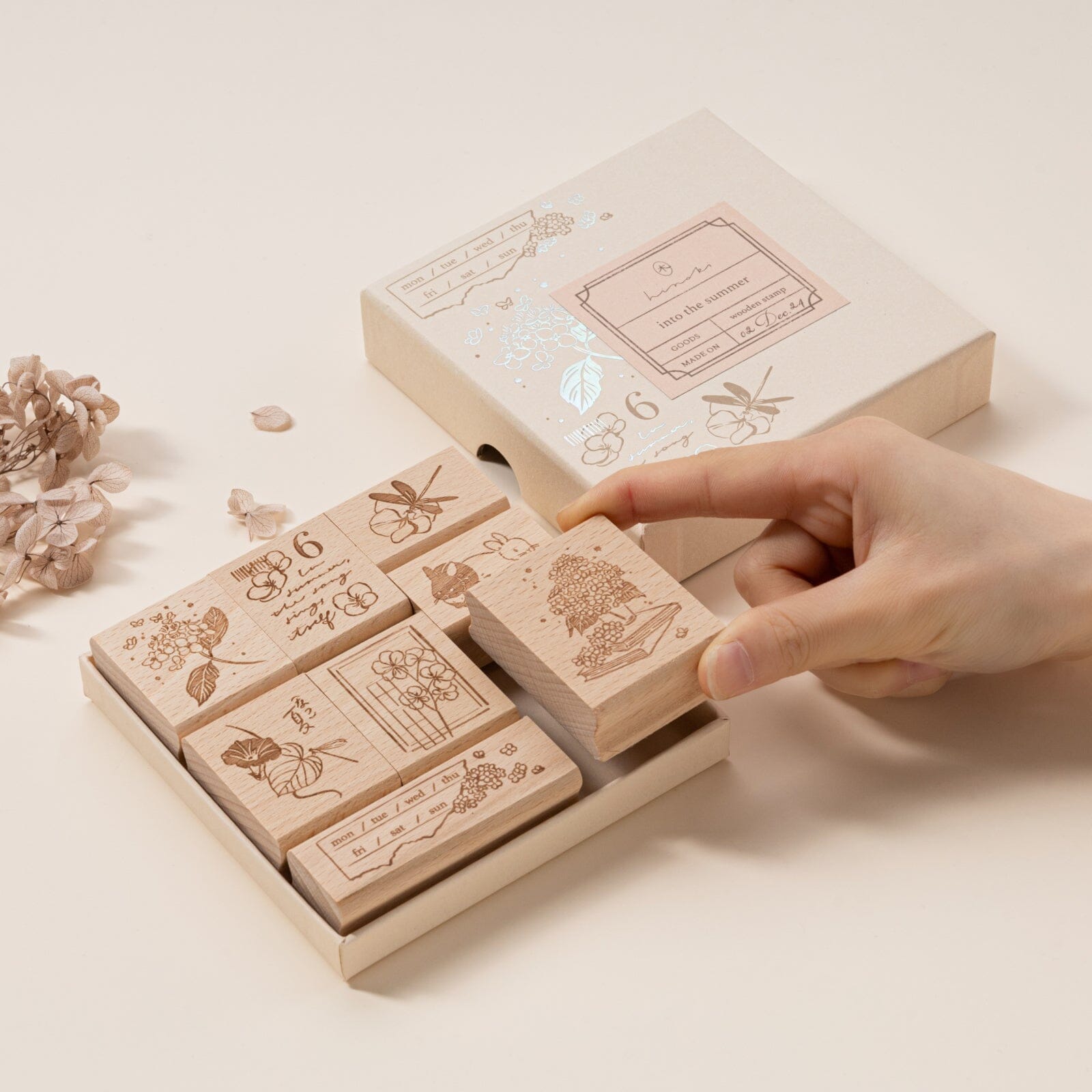 Hinoki - 'Into the Summer' Engraved Wooden Stamp Set